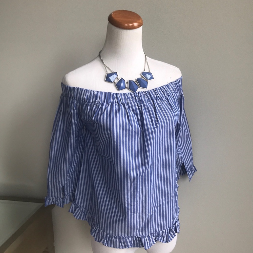 Off the shoulder top sz M
